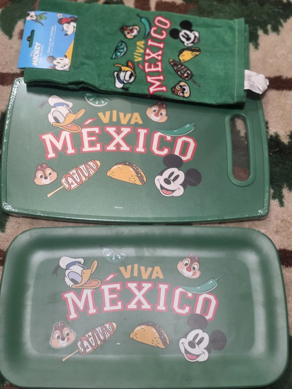 new Disney 'Viva Mexico' Green kitchen set of 3 pc